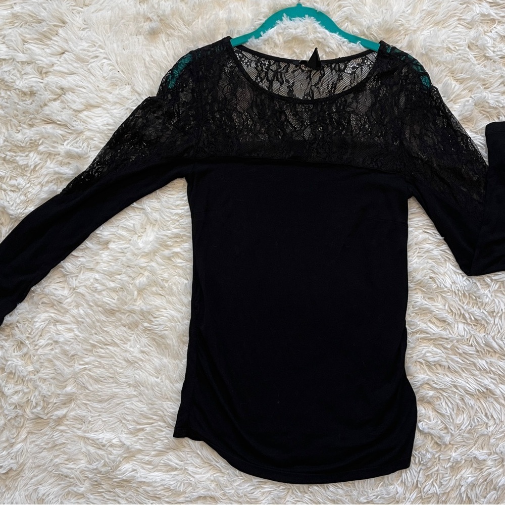 H&M Women’s Black Lace Long Sleeve Top Romantic Blouse Goth Chic Classic Medium - Picture 8 of 8